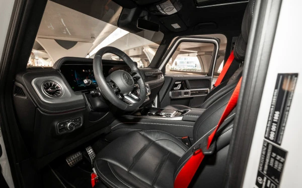  White Mercedes G63 AMG Photo 