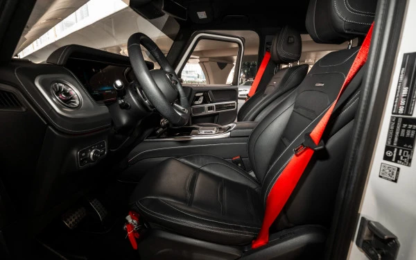  White Mercedes G63 AMG Photo 