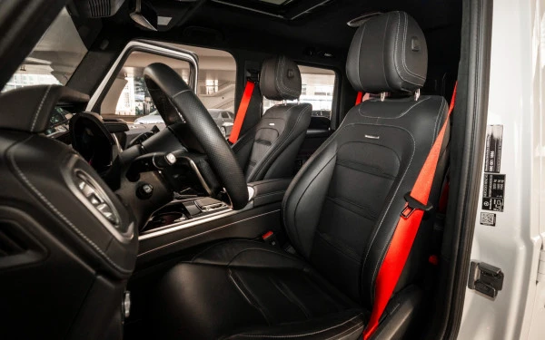  White Mercedes G63 AMG Photo 