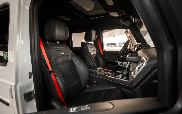  White Mercedes G63 AMG Photo 