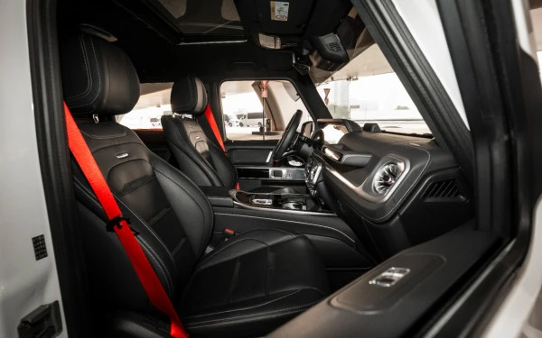  White Mercedes G63 AMG Photo 