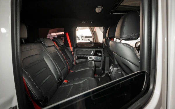  White Mercedes G63 AMG Photo 