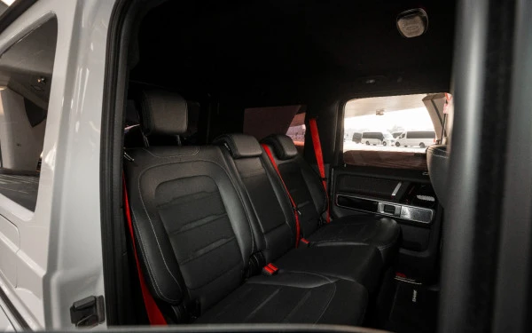  White Mercedes G63 AMG Photo 