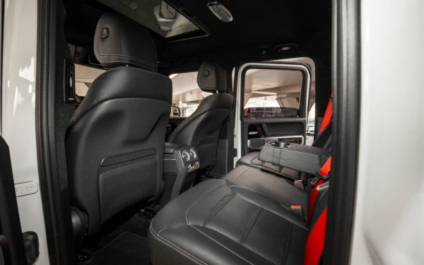  White Mercedes G63 AMG Photo 