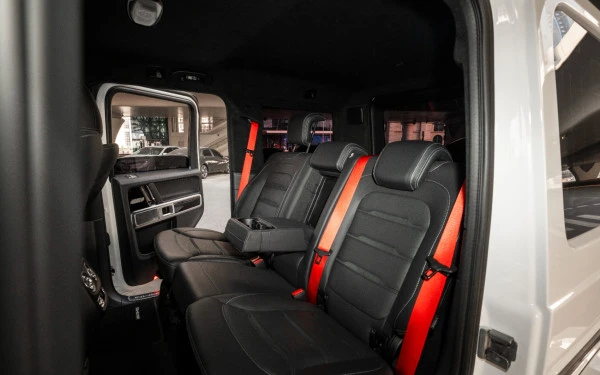  White Mercedes G63 AMG Photo 