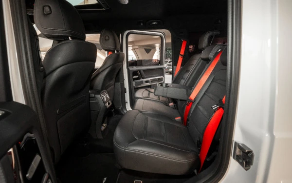  White Mercedes G63 AMG Photo 