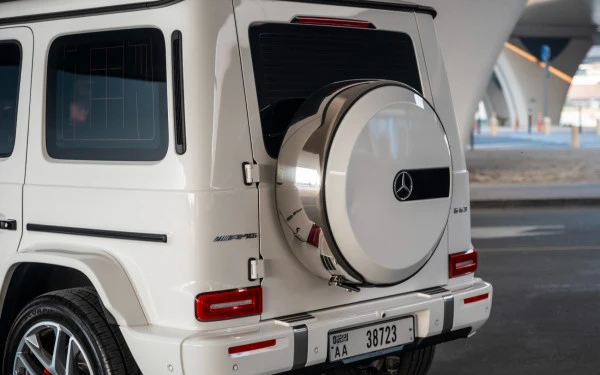  White Mercedes G63 AMG Photo 