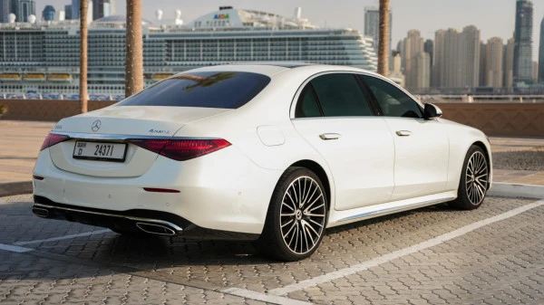  White Mercedes S580 Photo 