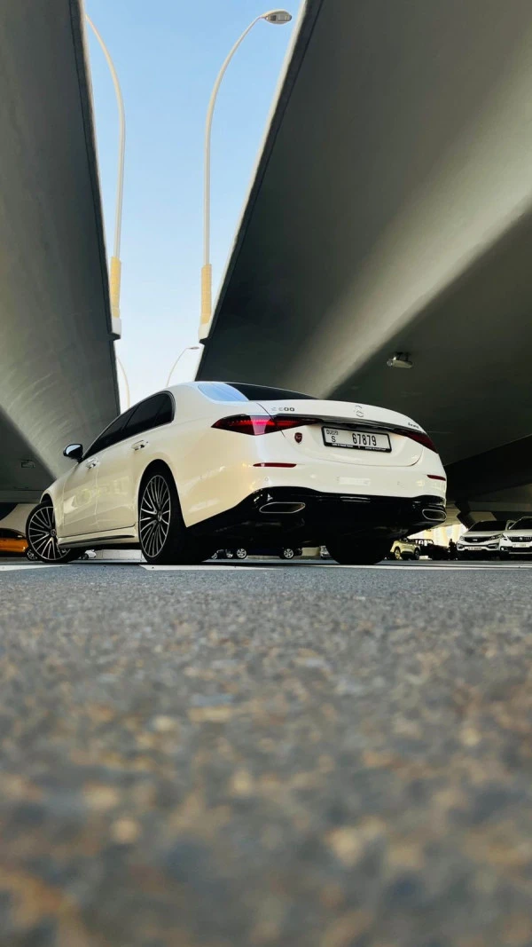  White Mercedes S500 New Shape Photo 