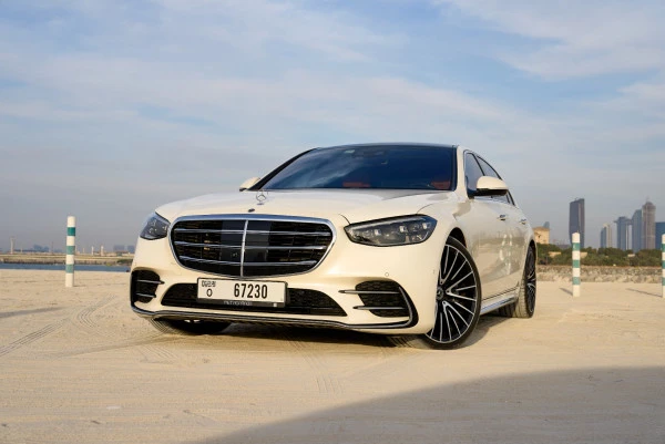  White Mercedes S580 Photo 