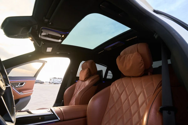  White Mercedes S580 Photo 