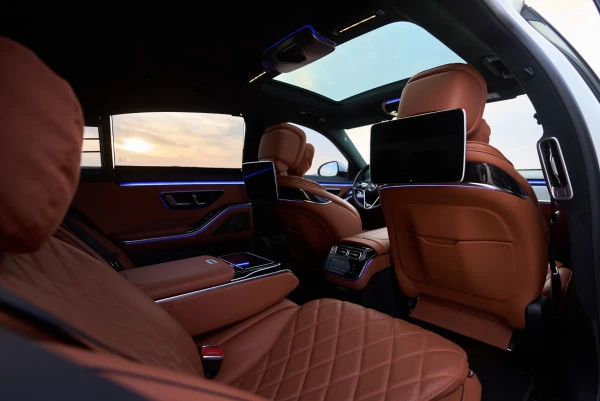  White Mercedes S580 Photo 