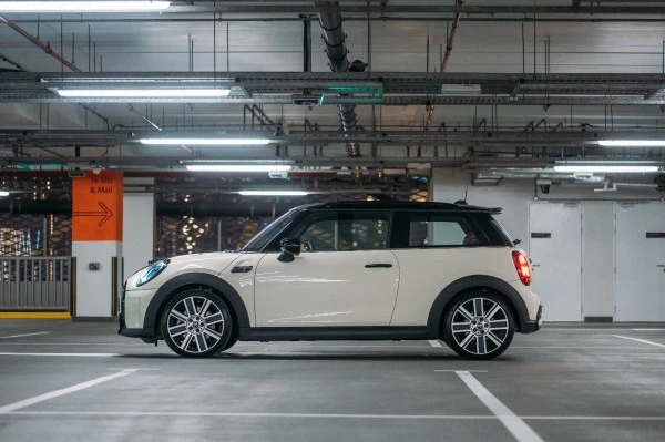  White Mini Cooper S 2 doors Photo 
