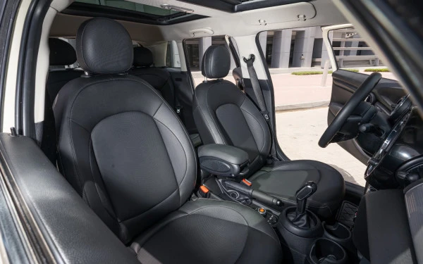  White Mini Cooper S Photo 