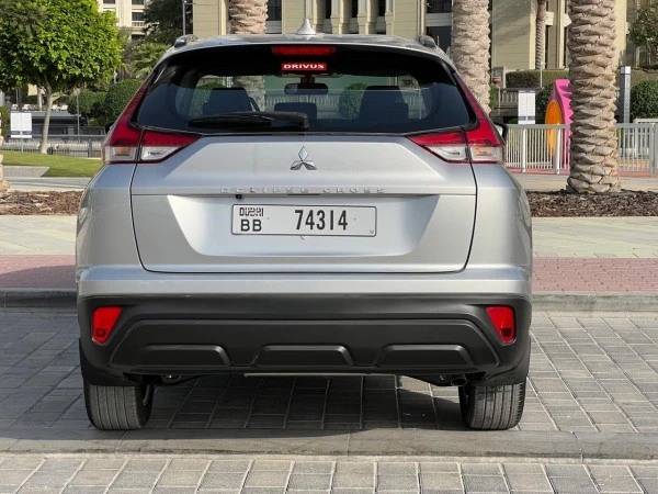  White Mitsubishi Eclipse Photo 