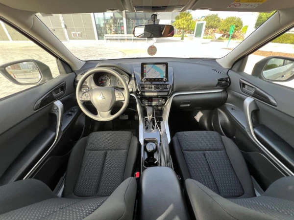  White Mitsubishi Eclipse Photo 