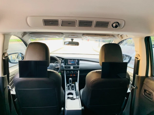  White Mitsubishi Xpander Photo 