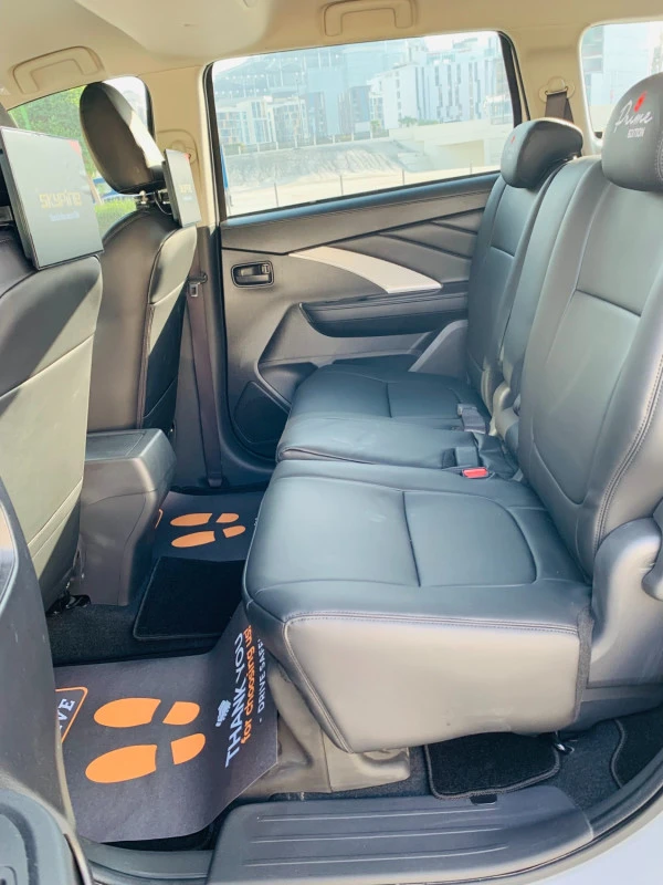  White Mitsubishi Xpander Photo 