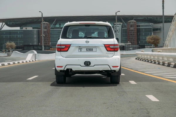  White Nissan Patrol Platinum V6 Photo 