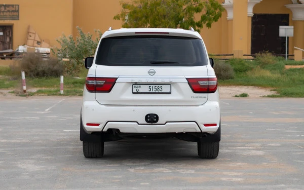  White Nissan Patrol Platinum V6 Photo 