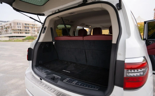  White Nissan Patrol Platinum V6 Photo 