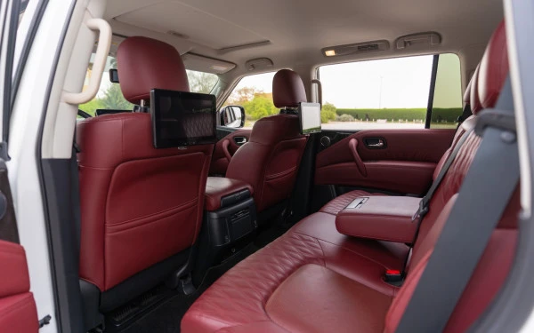  White Nissan Patrol Platinum V6 Photo 