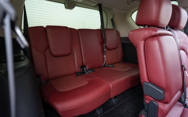  White Nissan Patrol Platinum V6 Photo 