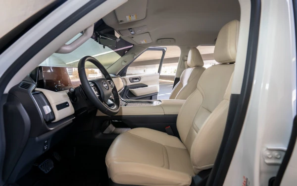  White Nissan Patrol Platinum V6 Photo 