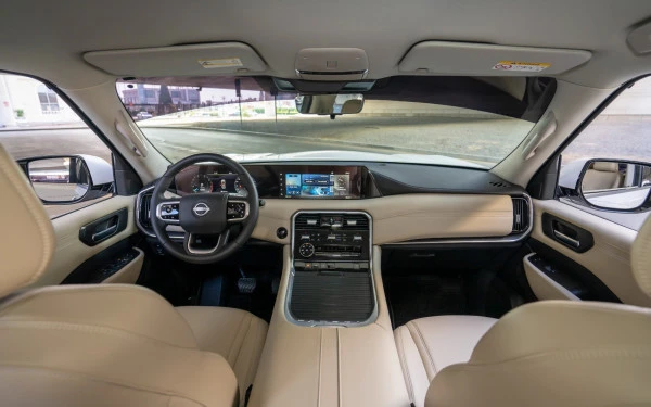  White Nissan Patrol Platinum V6 Photo 