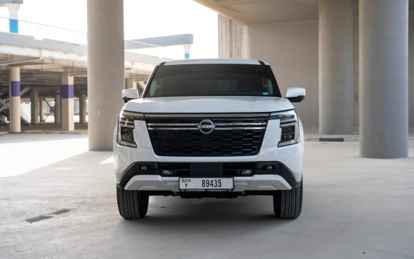  White Nissan Patrol Platinum V6 Photo 