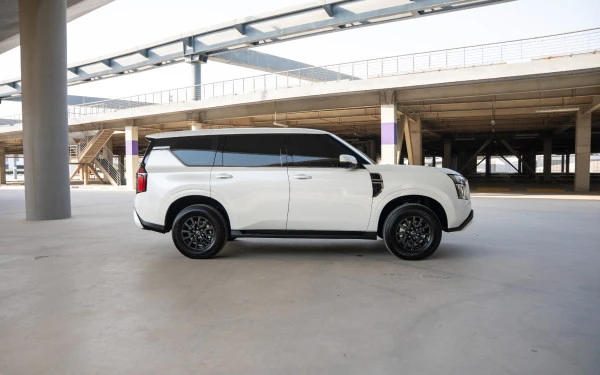  White Nissan Patrol Platinum V6 Photo 