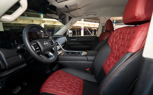  White Nissan Patrol Platinum V6 Photo 