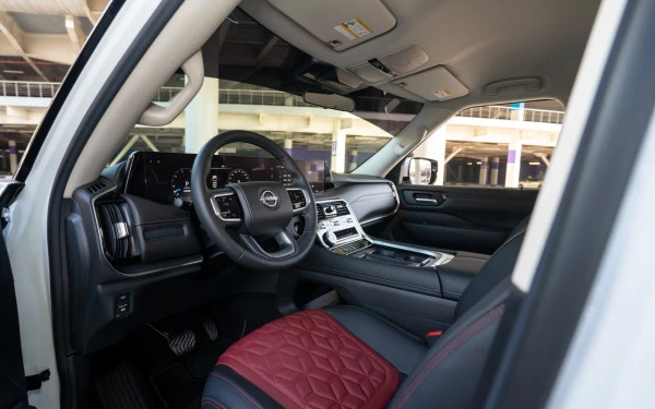  White Nissan Patrol Platinum V6 Photo 