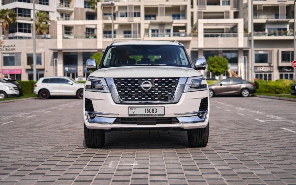  White Nissan Patrol V6 Photo 