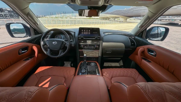  White Nissan Patrol V6 Photo 