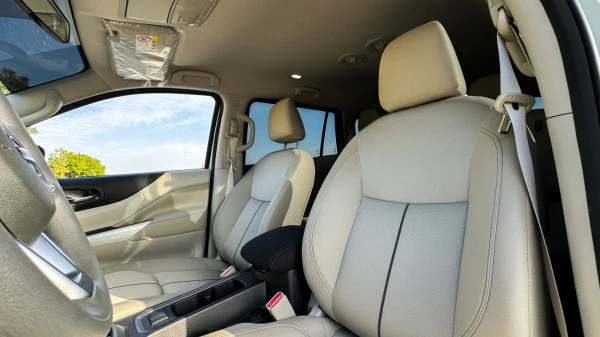  White Nissan Xterra Photo 