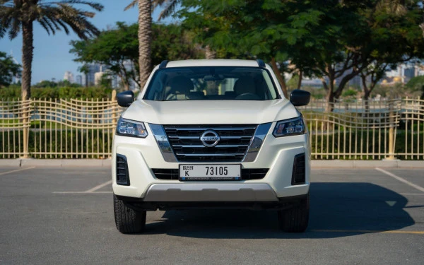  White Nissan Xterra Photo 