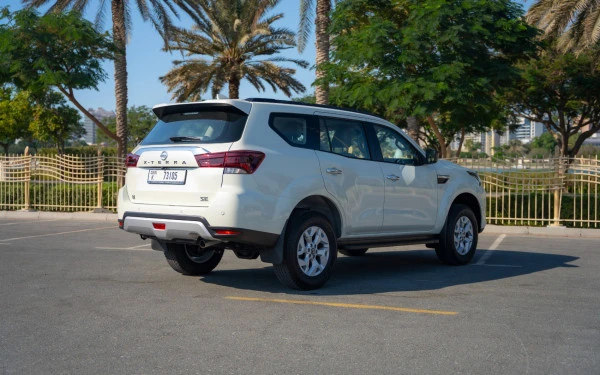  White Nissan Xterra Photo 