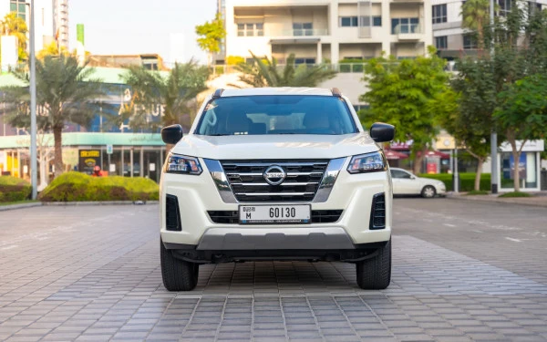  White Nissan Xterra Photo 