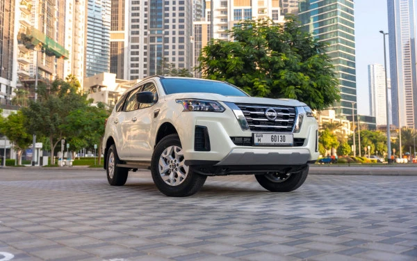  White Nissan Xterra Photo 