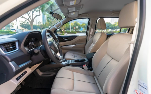  White Nissan Xterra Photo 