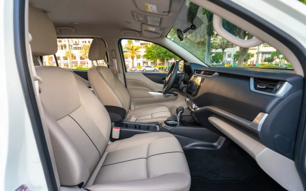  White Nissan Xterra Photo 