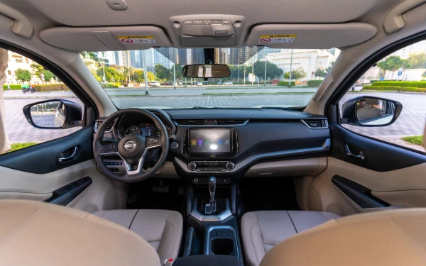  White Nissan Xterra Photo 