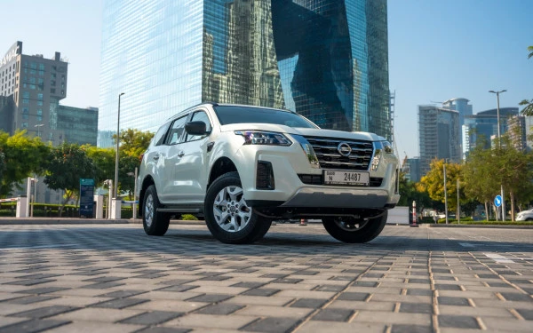  White Nissan Xterra Photo 