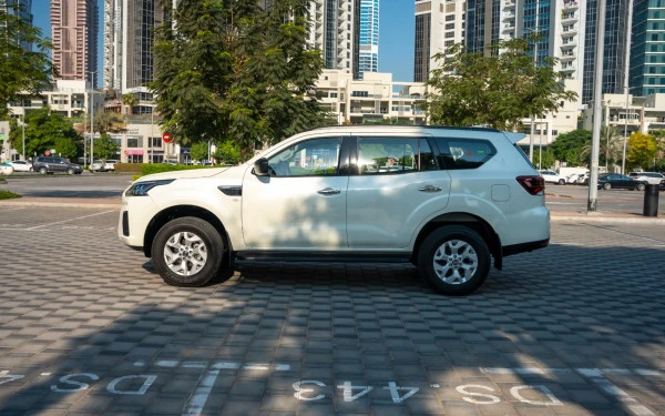  White Nissan Xterra Photo 