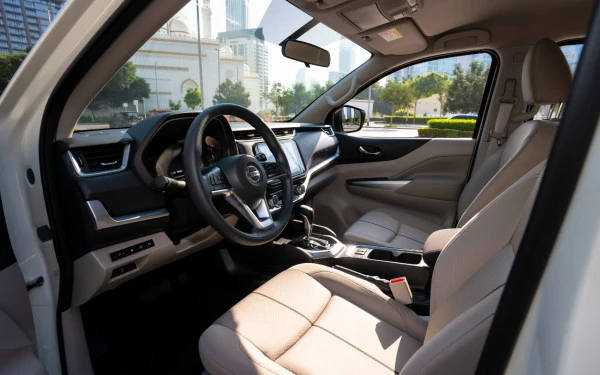  White Nissan Xterra Photo 