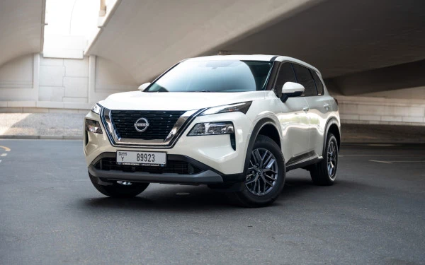  White Nissan X-Trail Photo 