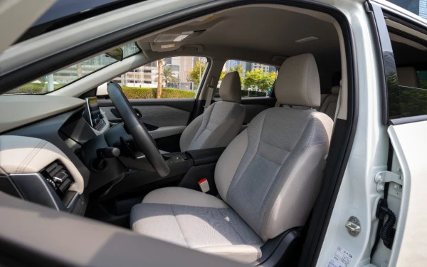  White Nissan X-Trail Photo 