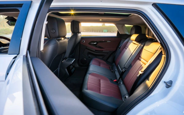  White Range Rover Evoque Photo 