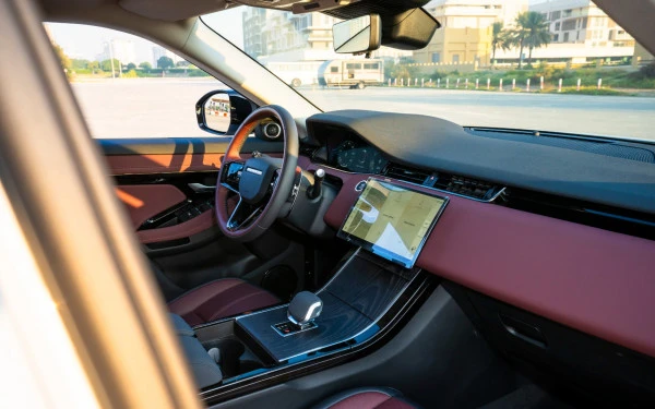  White Range Rover Evoque Photo 